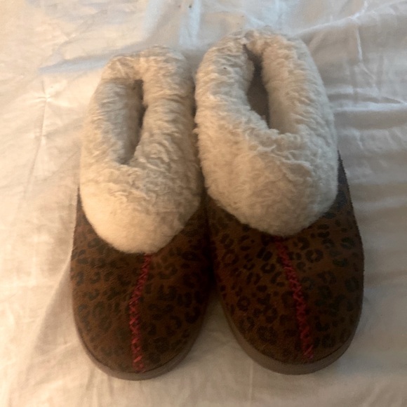UGG Shoes - ugg slippers 7 women Leopard Print